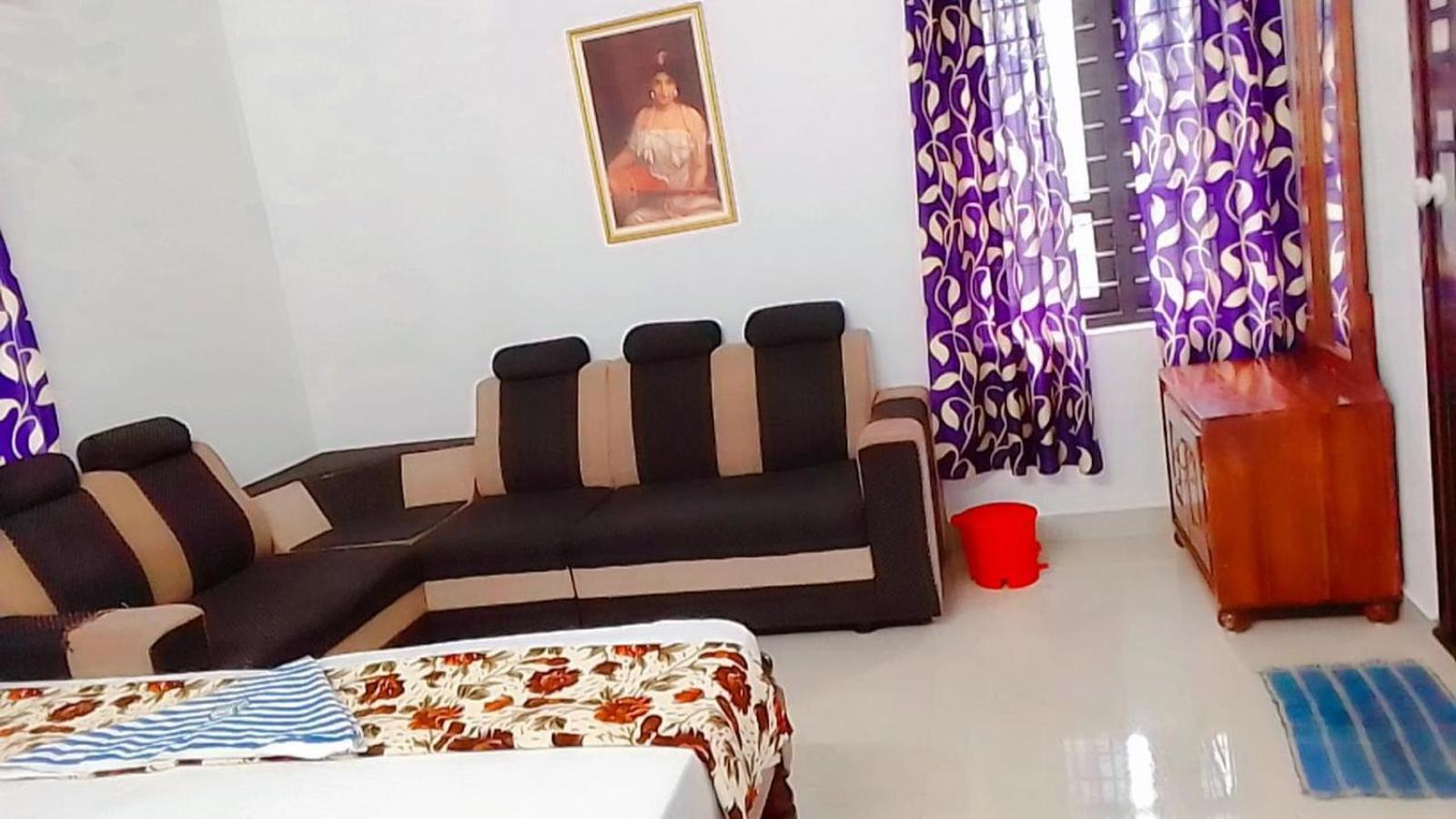 Karma Homestay Mundrothuruth Bagian luar foto